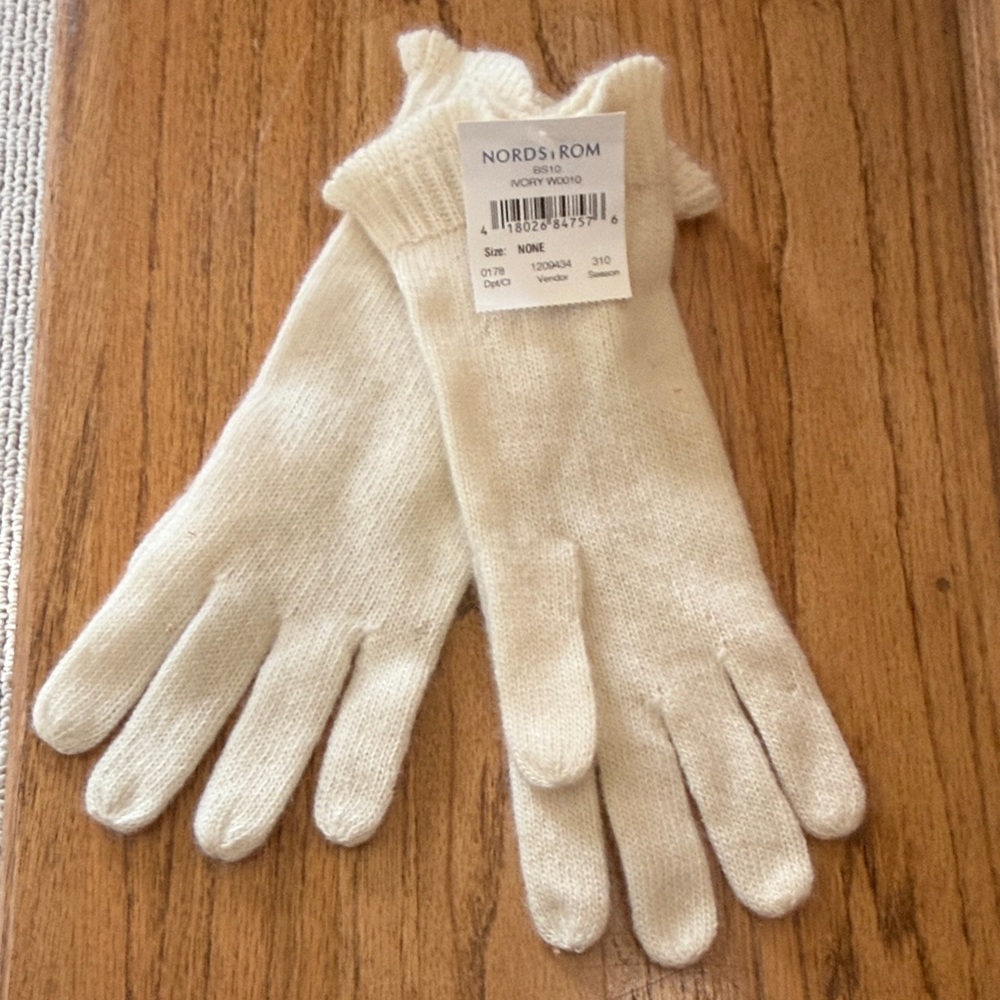 Nordstrom Ivory Cashmere Long Cuff Gloves 🌿